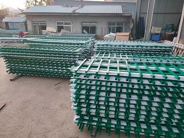 不同的护栏有不同的用处：